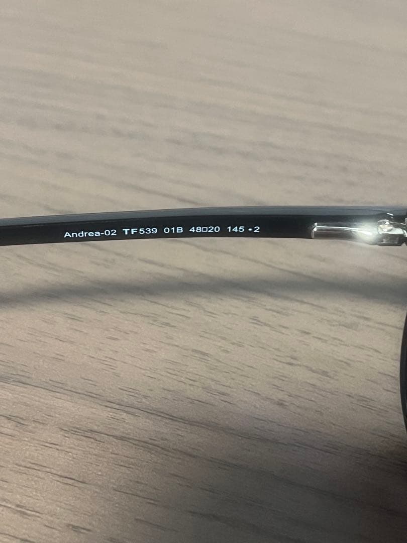 ［正規品］トムフォードサングラス TF539 01B