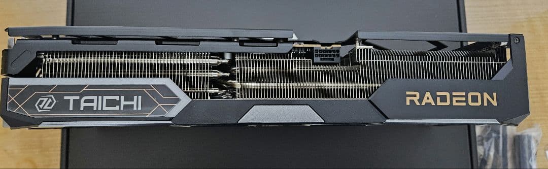 ASRock RX 9070 XT Taichi グラフィックボード