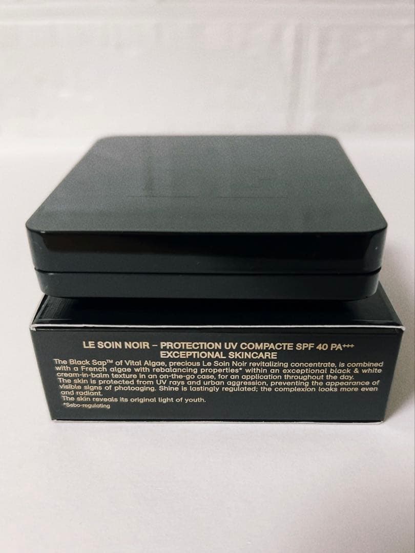 ジバンジー　GIVENCHY ソワンノワール UVコンパクト（日焼け止め）