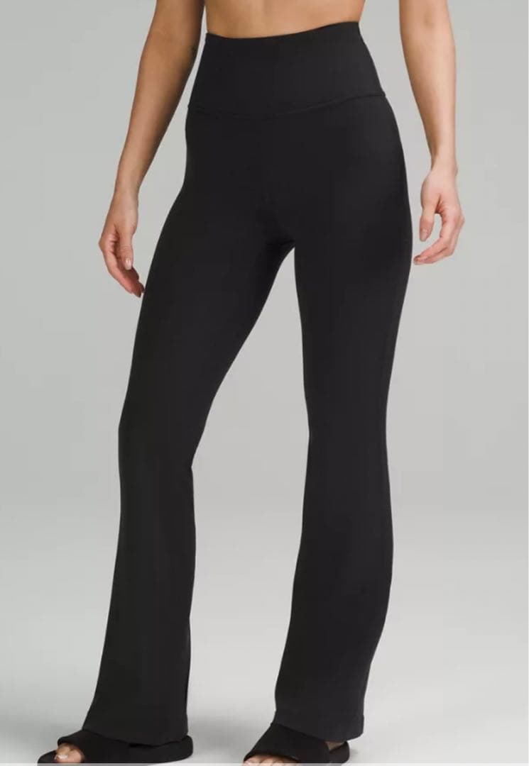 ルルレモンアラインフレアパンツ Asian fit Sレギンス