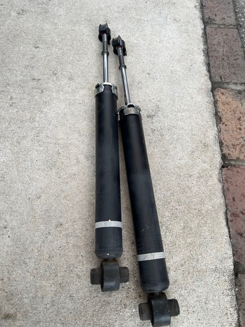 30プリウス前期 純正ショックサスペンション一式 Ｓツーリング SHIRO