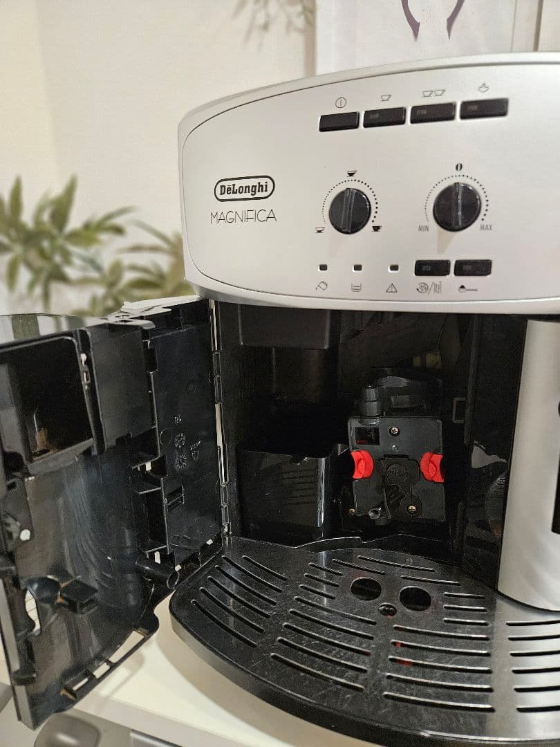 期間限定値下【動作確認済　Oリング新品】デロンギ　業務用　マグニフィカ　０２