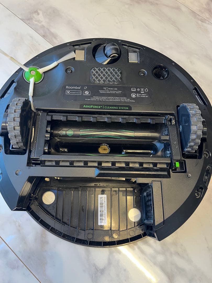 iRobot Roomba i7 ロボット掃除機本体＋充電ドック(箱あり)