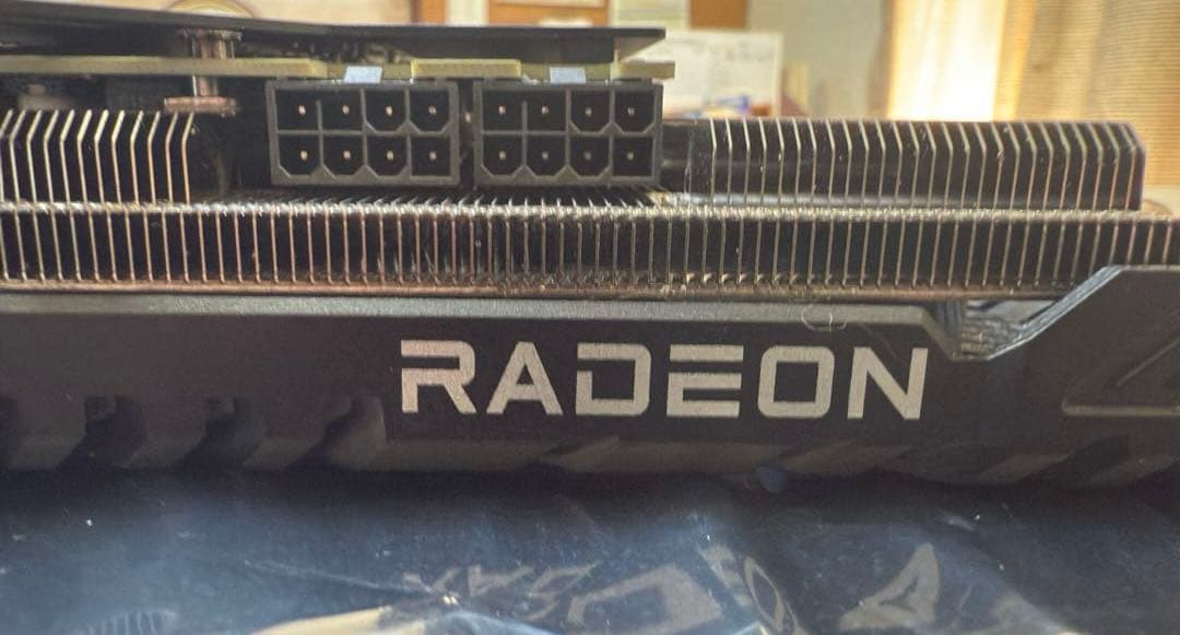 グラフィックボード・グラボ・ビデオカード ASRock RX 7600 XT Challenger 16GB