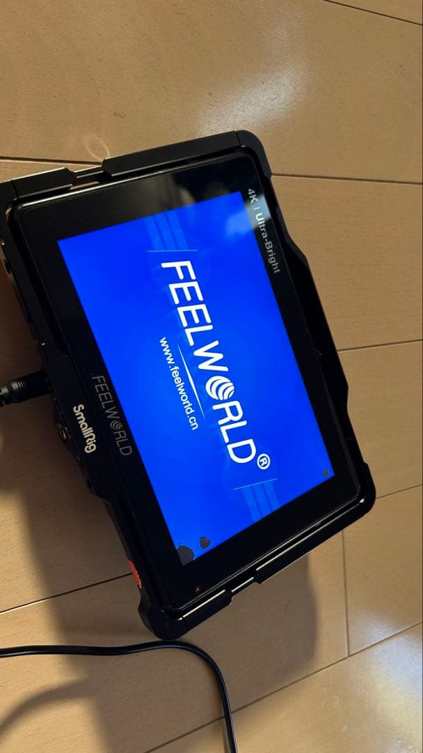スモールリグ　FEELWORLD LUT7S 用ケージ