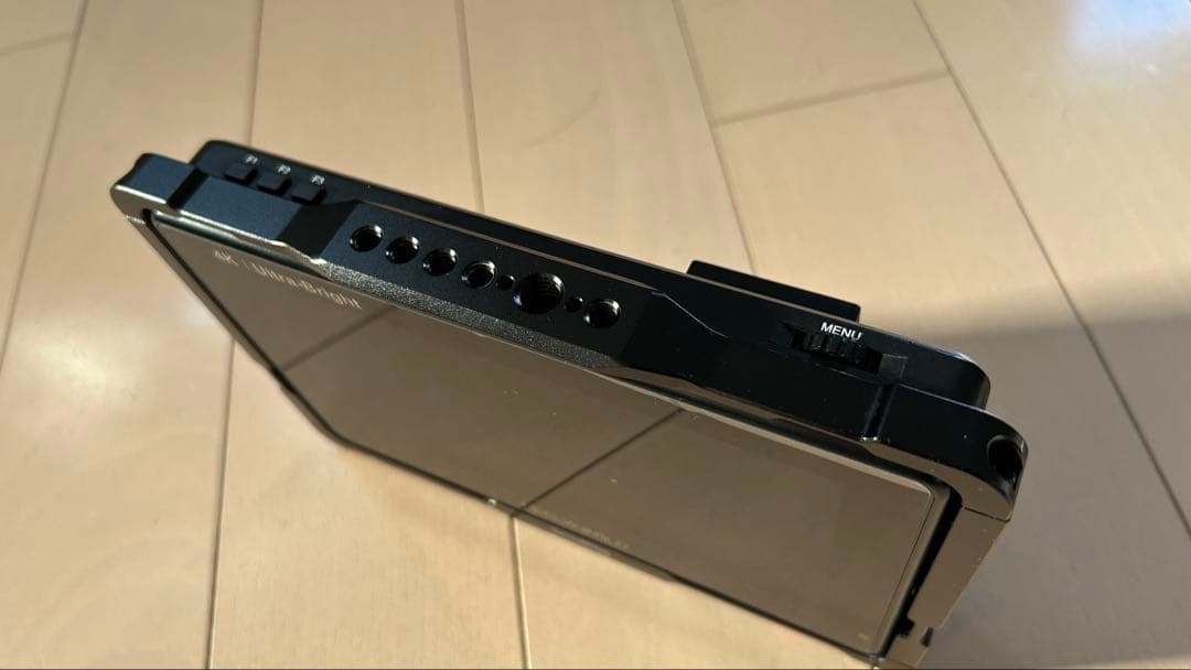 スモールリグ　FEELWORLD LUT7S 用ケージ