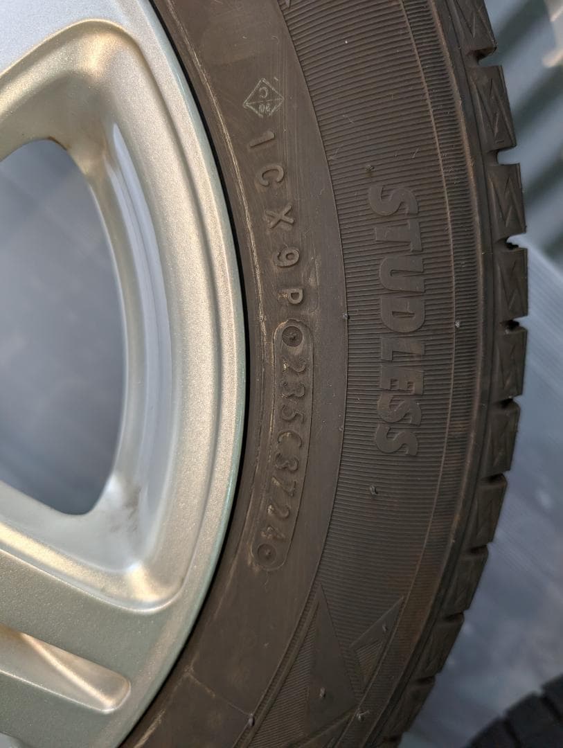 バリ溝　TOYOスタッドレス 175/65R14 タイヤホイール