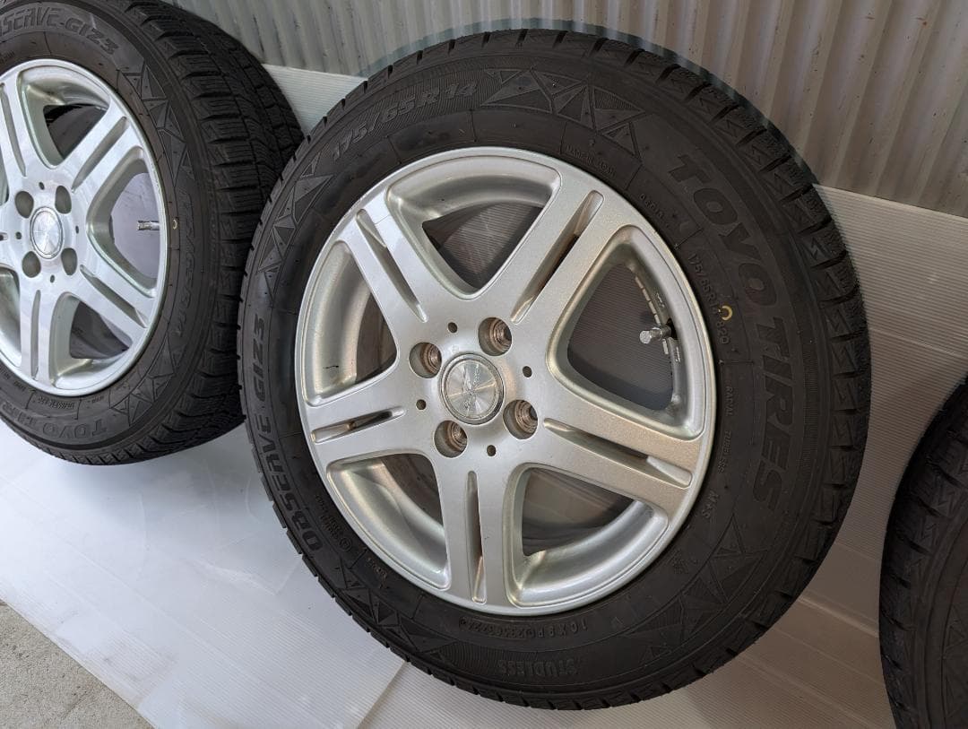 バリ溝　TOYOスタッドレス 175/65R14 タイヤホイール