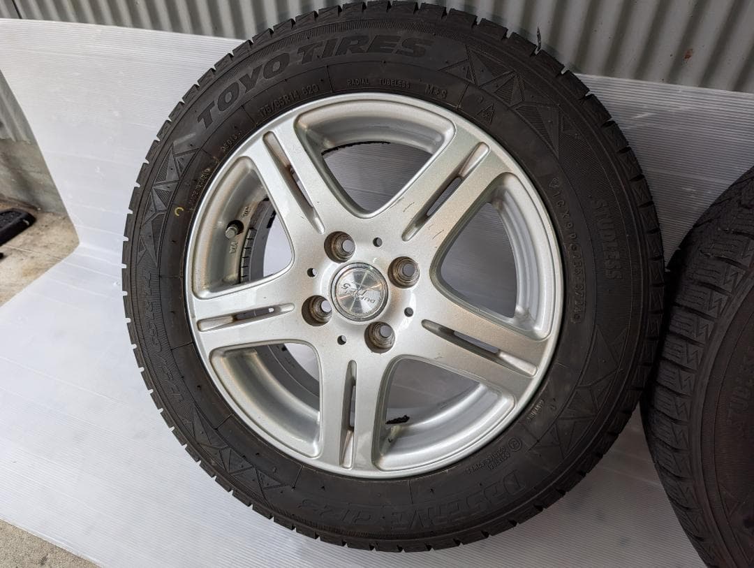 バリ溝　TOYOスタッドレス 175/65R14 タイヤホイール