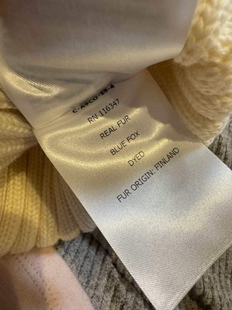 モンクレール ニット帽 アイボリー