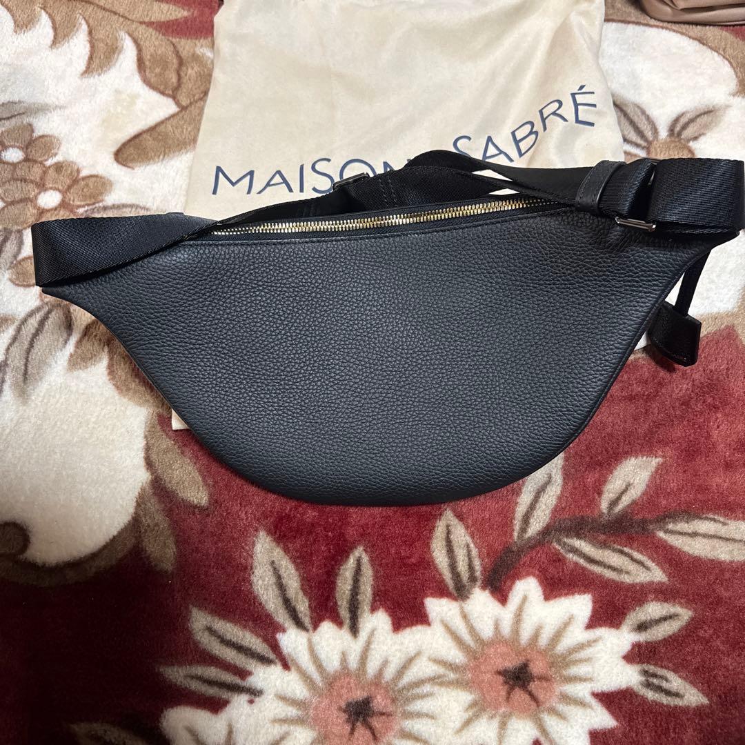 MAISON de SABRÉ ブラックレザー ボディバッグ・ウエストポーチ