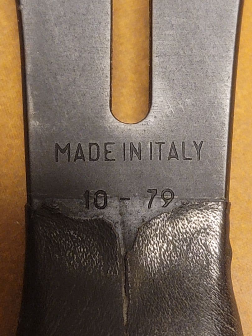 MOMO モモ　ロニーピーターソン　レザーステアリング　当時物　約350mm