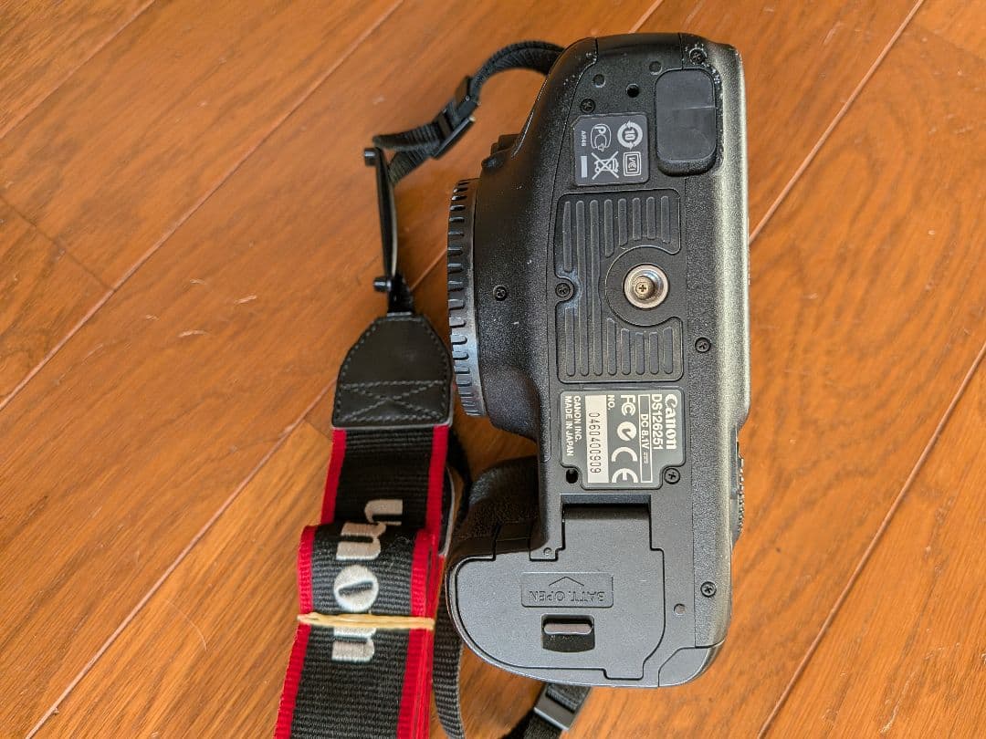 Canon EOS 7D デジタル一眼レフ S/N 0460400909