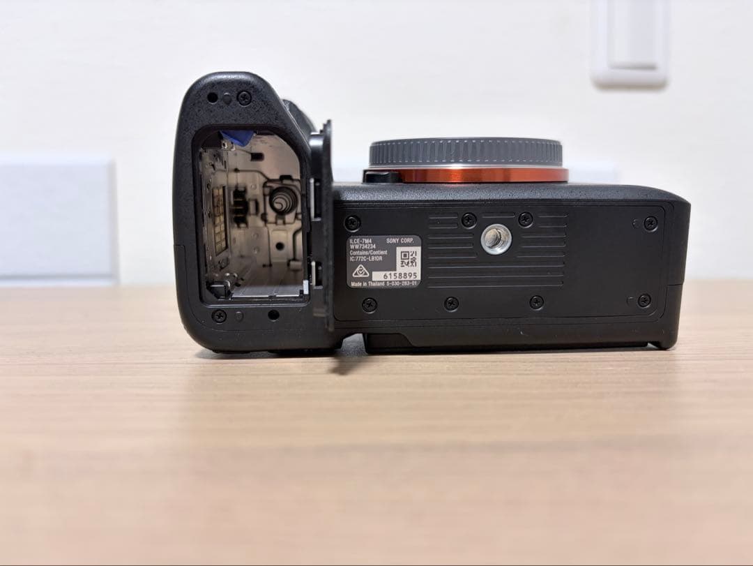 Sony A7 IV ILCE 7M4/B ボディ　カメラ　ソニー