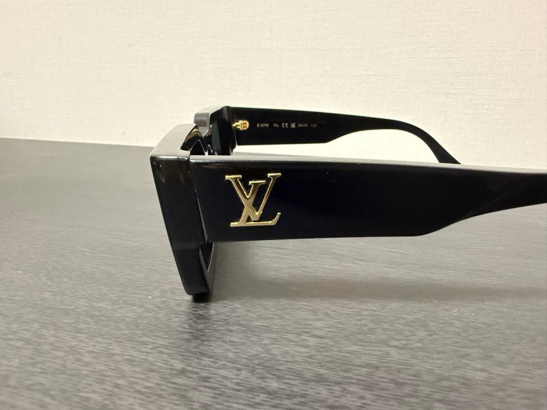 LOUIS VUITTON (ルイヴィトン) LVクラッシュ Z1579E