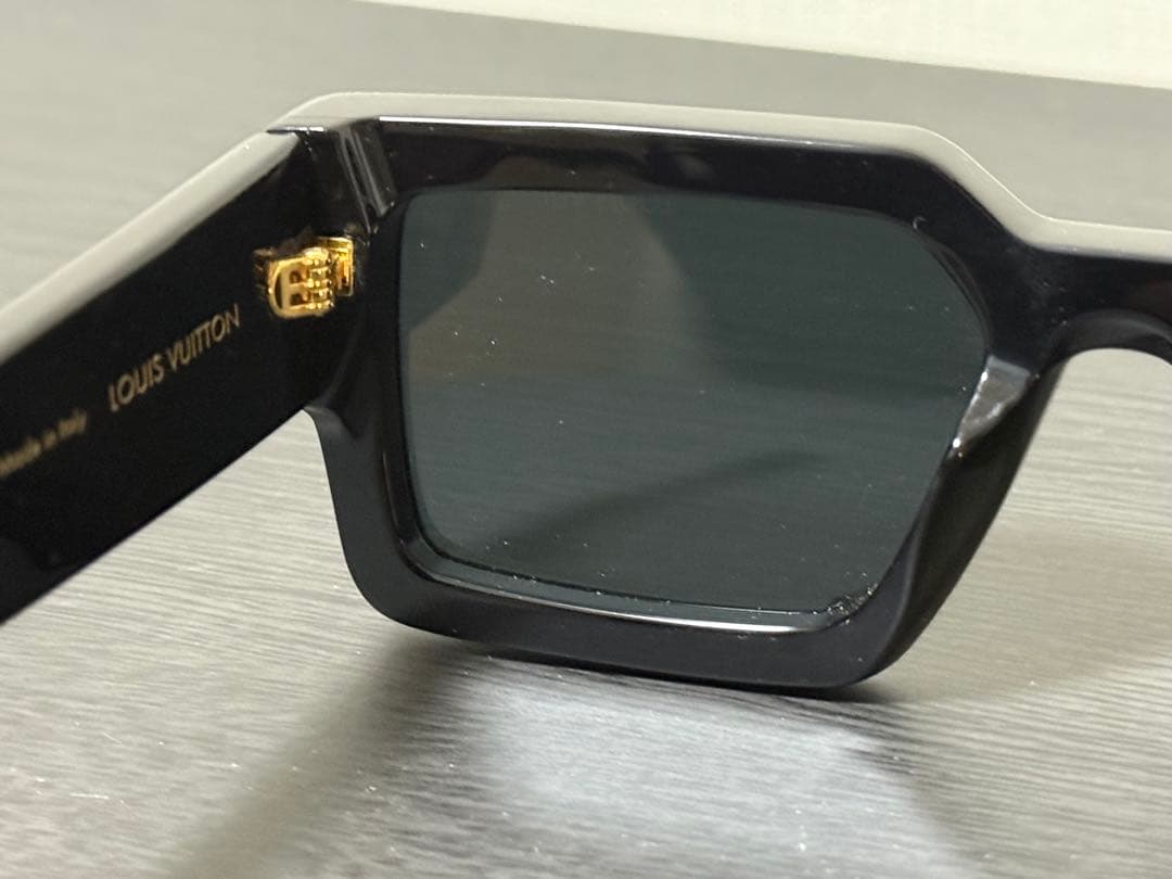 LOUIS VUITTON (ルイヴィトン) LVクラッシュ Z1579E