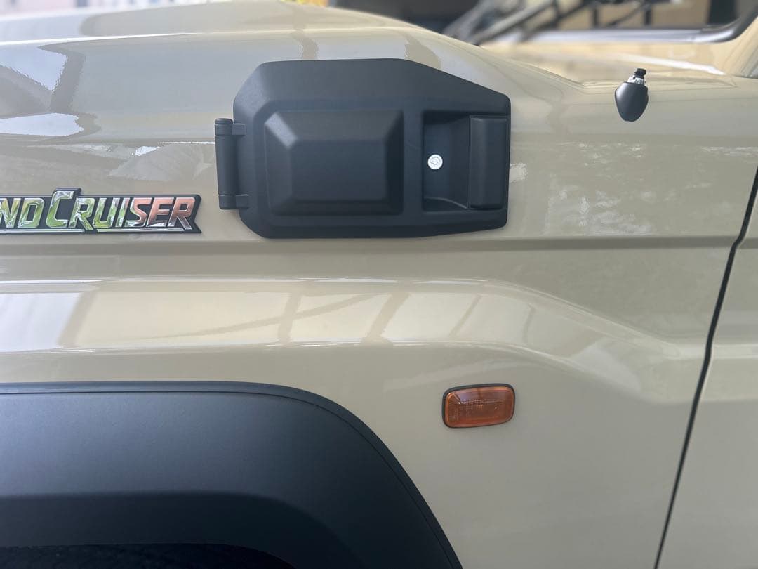 た*く様 再再販ランクル70 GDJ76 セキュリティキー付リッドカバー　新型ラ