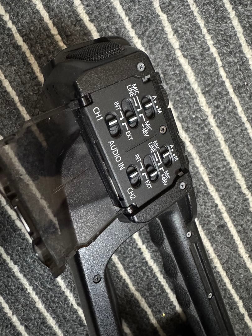 Canon EOS C100 Mark II ハンドルユニット