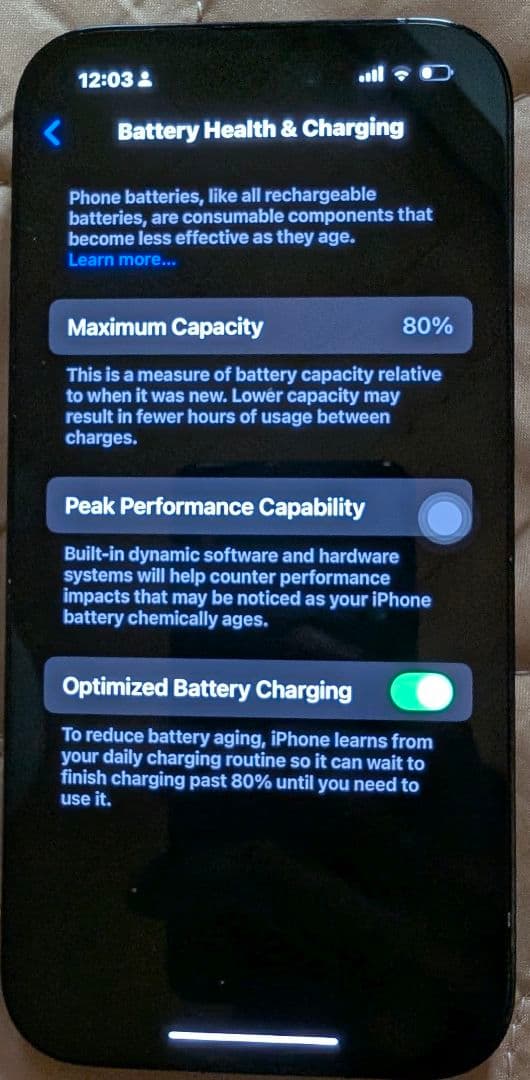 Apple iPhone 14 Pro 本体