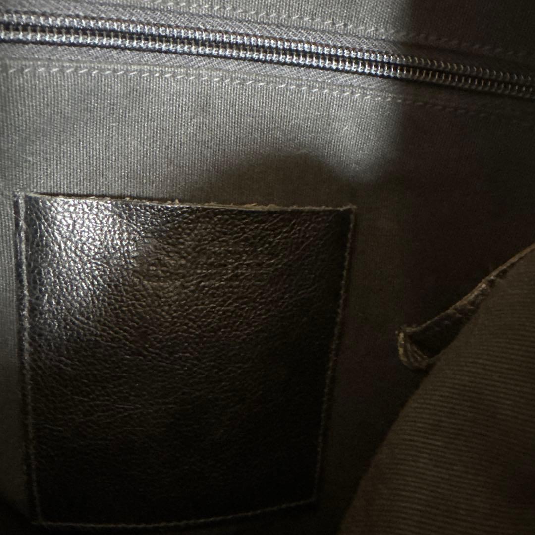 IL BISONTE ブラック レザー ハンドバッグ