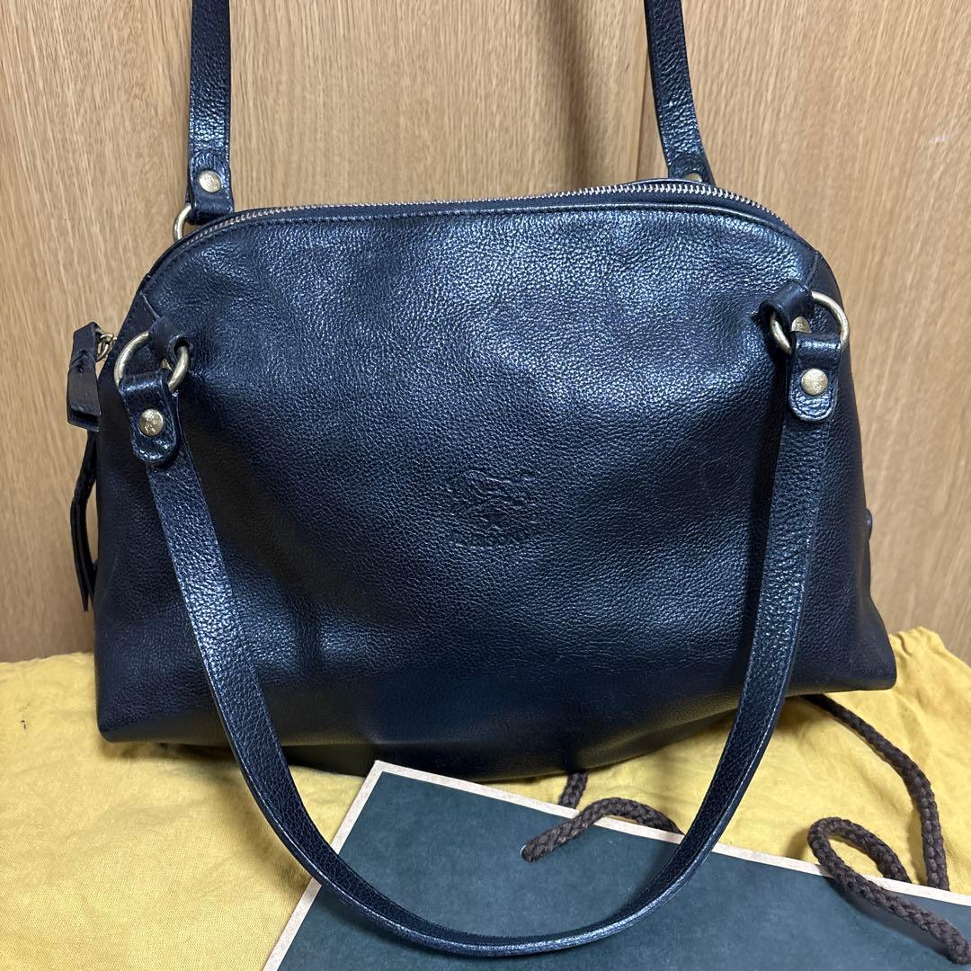 IL BISONTE ブラック レザー ハンドバッグ