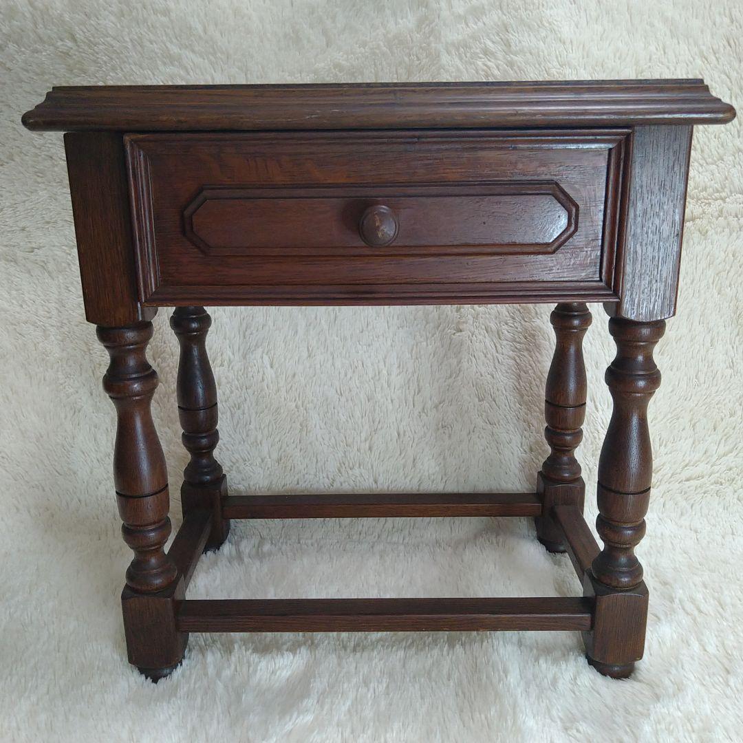アンティークテーブル 引き出しが付いた珍しいサイドテーブル