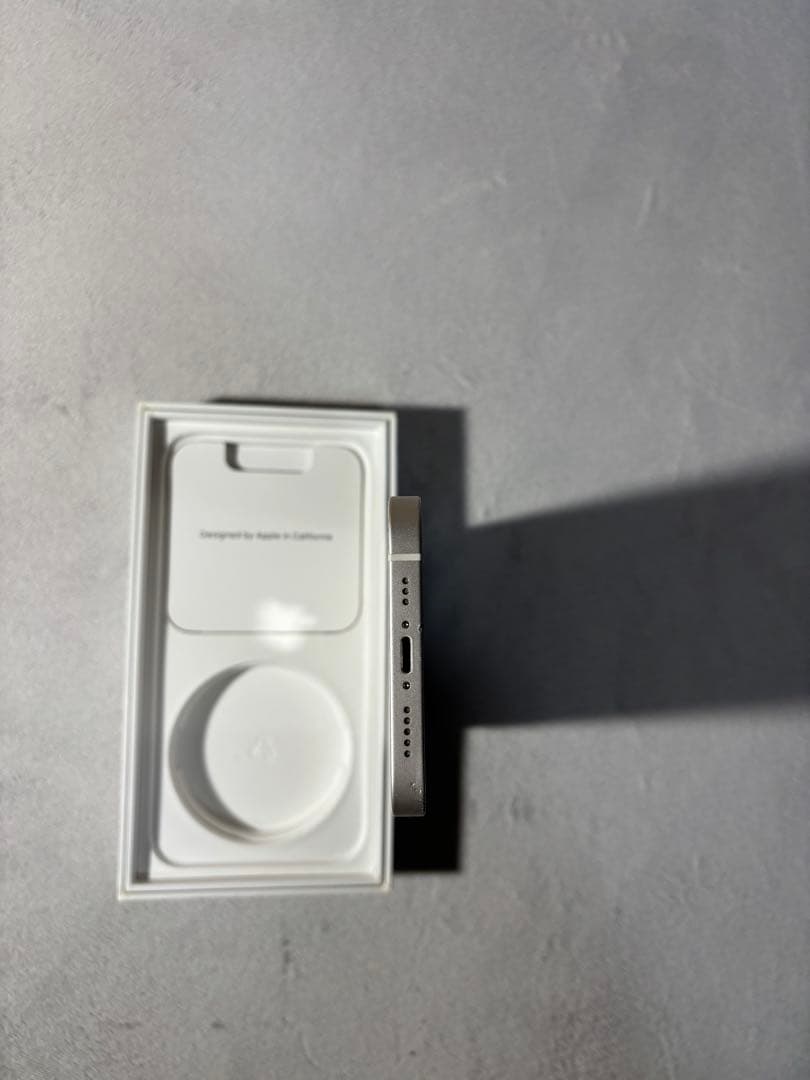 Apple iPhone 12 ホワイト 64GB 本体