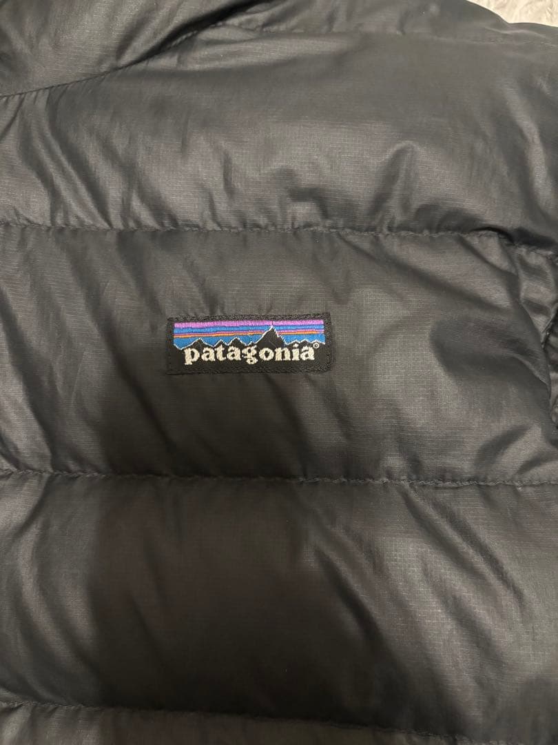 Patagonia フード付きダウンジャケット ブラック 訳アリ商品
