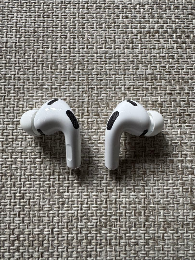 ほぼ新品 Apple AirPods Pro 3