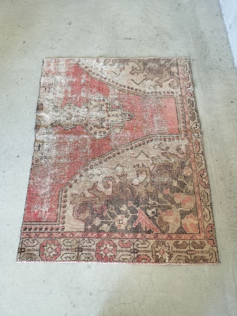 【最終価格】アヴァノス　擦れ感ヴィンテージトルコラグ No.704