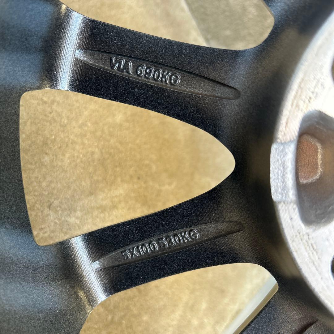 売り切りヨコハマ　スタッドレスタイヤ4本セット　16インチ205/60R16