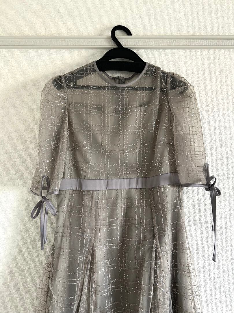 【限定値下げ】LEJA チェック刺繍スパンコール袖リボンワンピースドレス