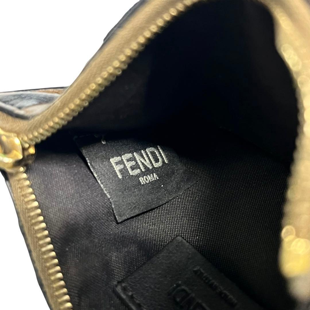 希少✨フェンディ ケース FFロゴ ズッカ柄 エンボス レザー キーリング