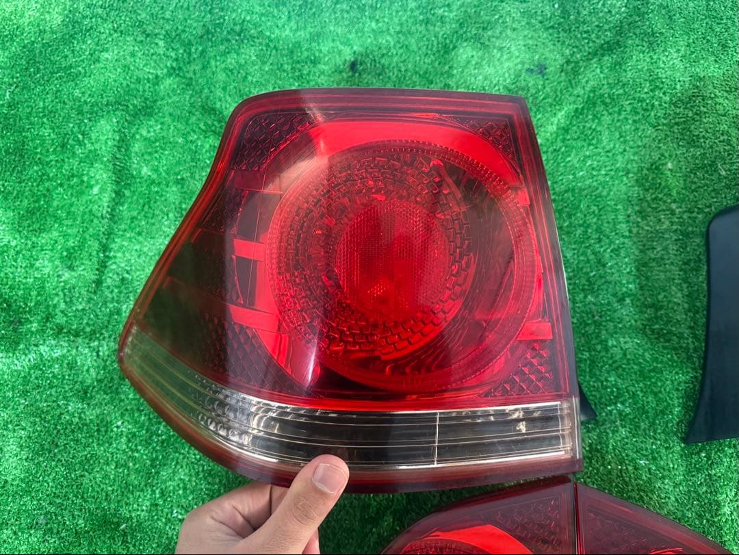 18クラウン　後期アスリート　テールランプ