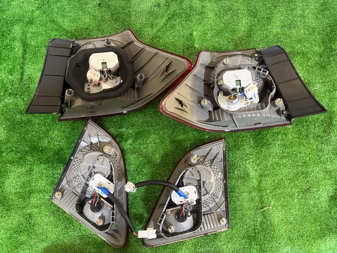 18クラウン　後期アスリート　テールランプ