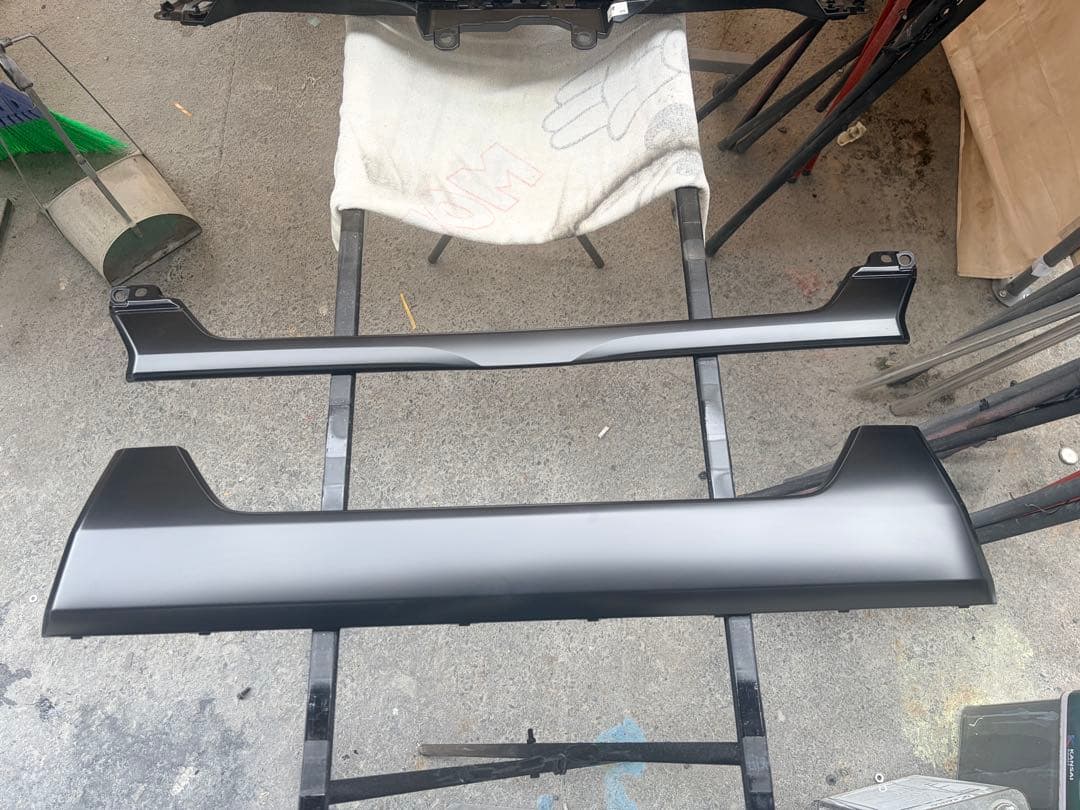 い*ち様 ハイエース　ナロー　標準用　アースカラー　新車外し　グリル