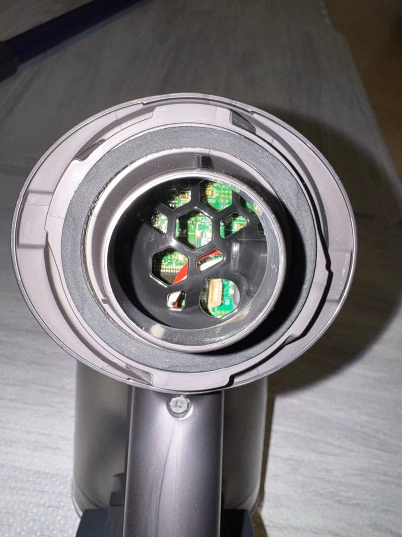 Dyson V8 パープル　本体、ヘッドともに分解洗浄済み