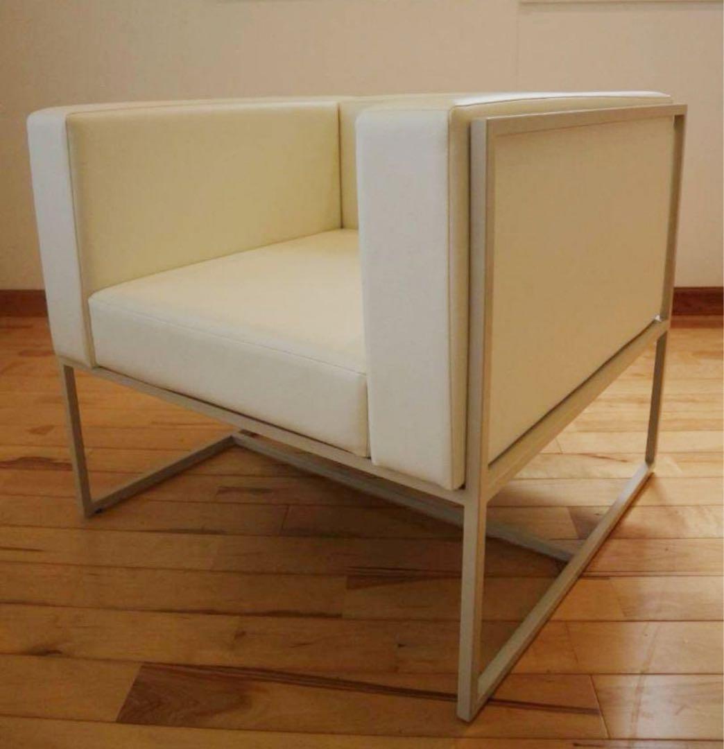 カッシーナ・イクスシーの 1P アームソファを2個セットでお願いします。