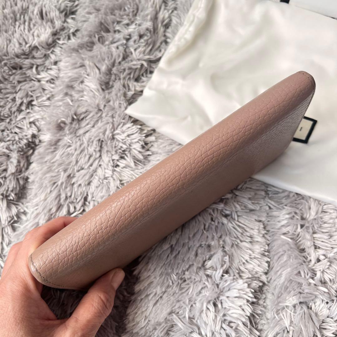 美品✨GUCCI マーモント　長財布　シボレザー　ピンクベージュ　レディース