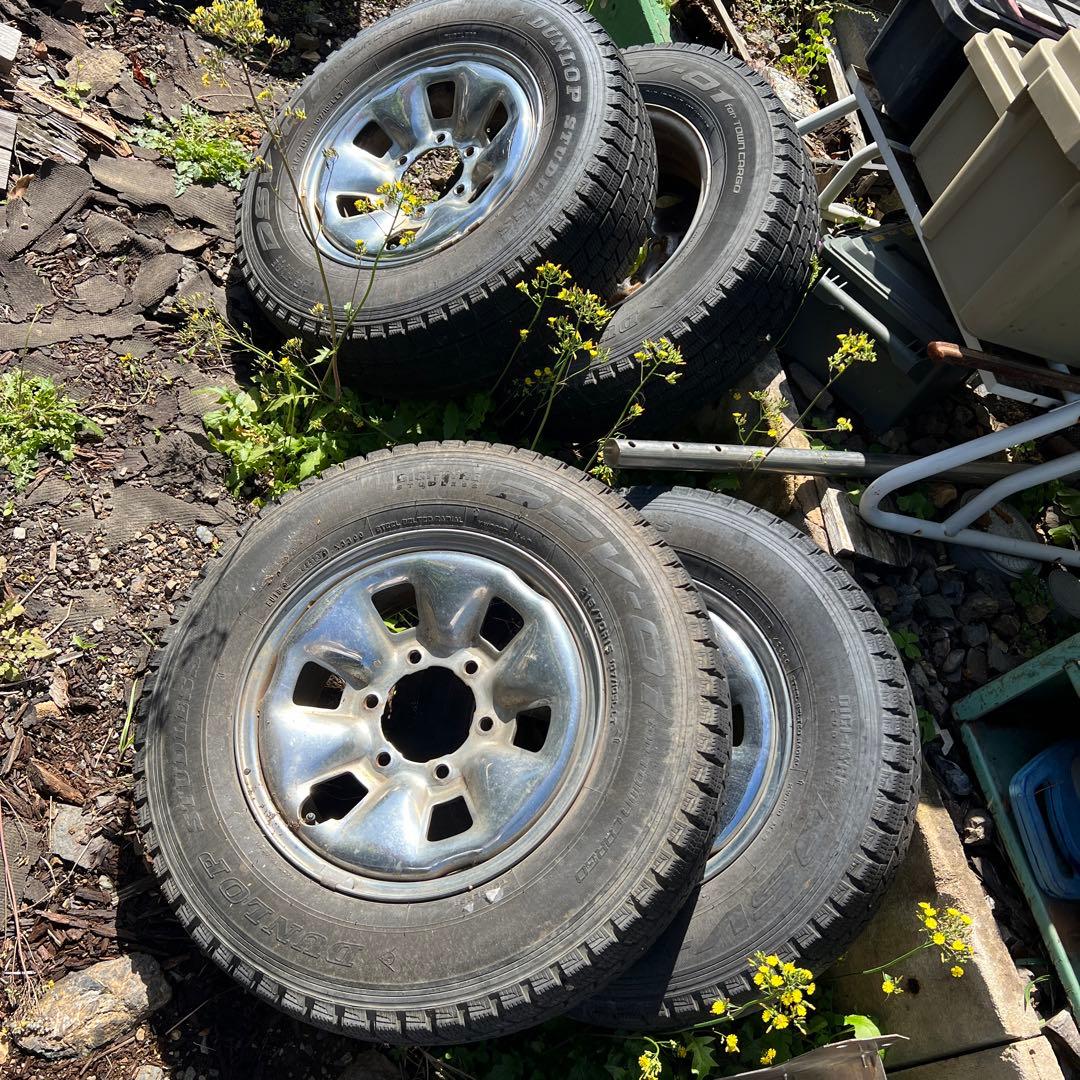 ハイエース　200系　中古スタッドレスタイヤ　４本セット1台分