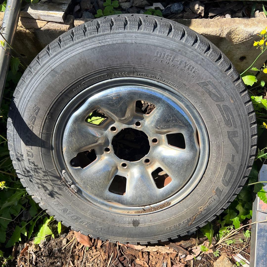 ハイエース　200系　中古スタッドレスタイヤ　４本セット1台分