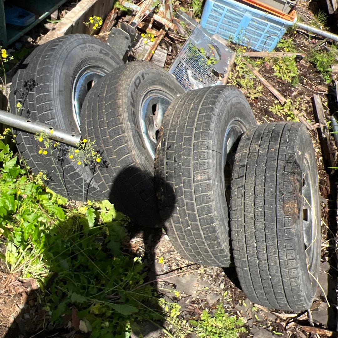 ハイエース　200系　中古スタッドレスタイヤ　４本セット1台分