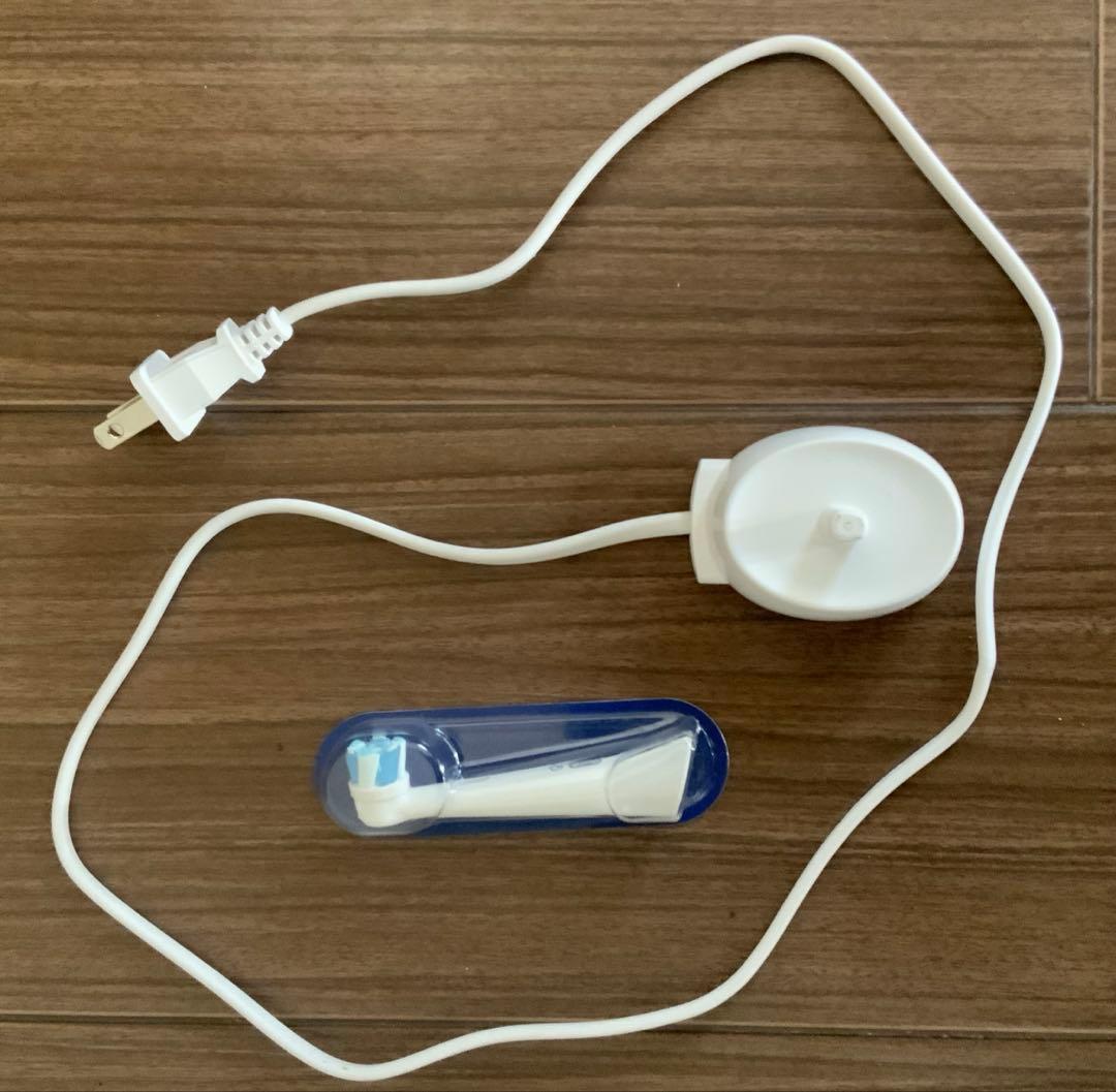 ブラウン オーラルB iO8 電動歯ブラシ 本体 美品｜ブラシ1本・充電器付