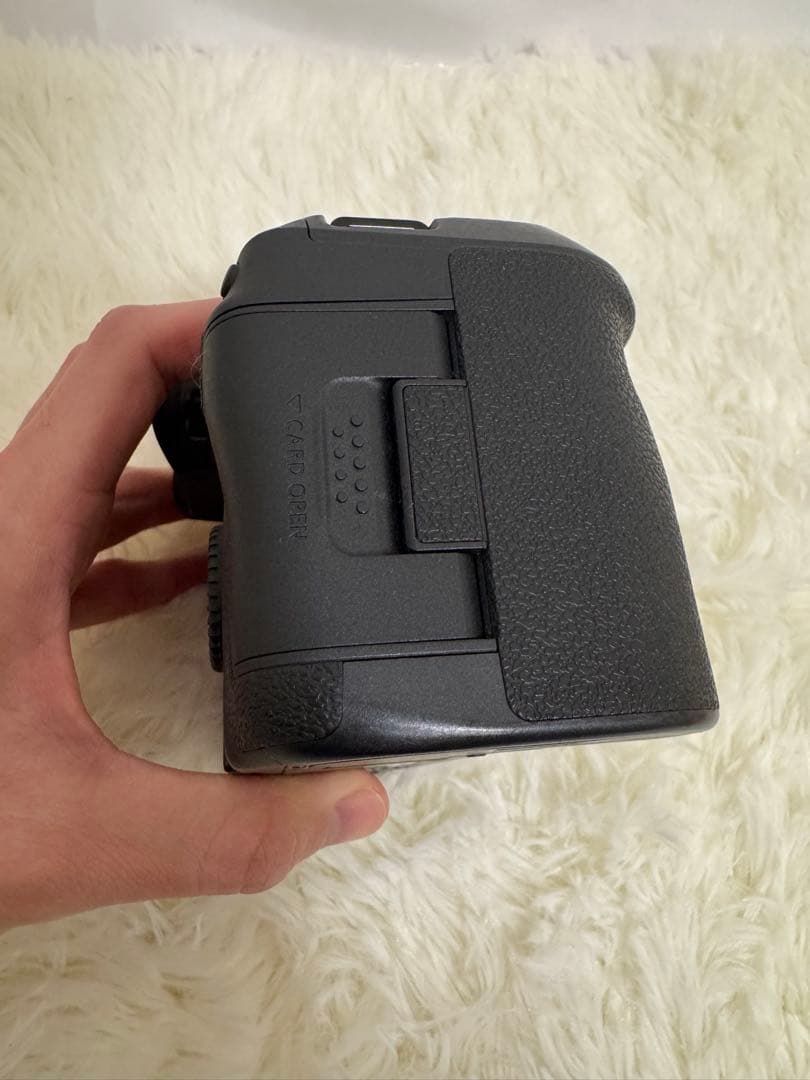 Canon EOS R5 本体 +バッテリー