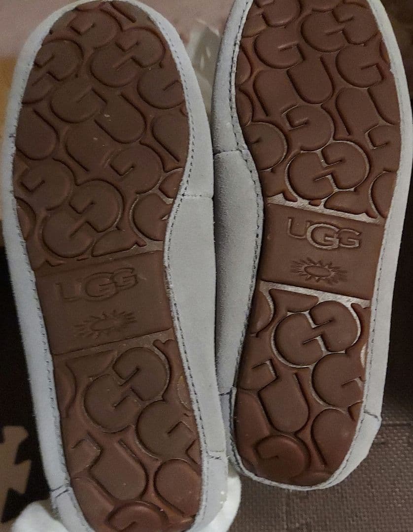 美品! UGG グレー モカシン