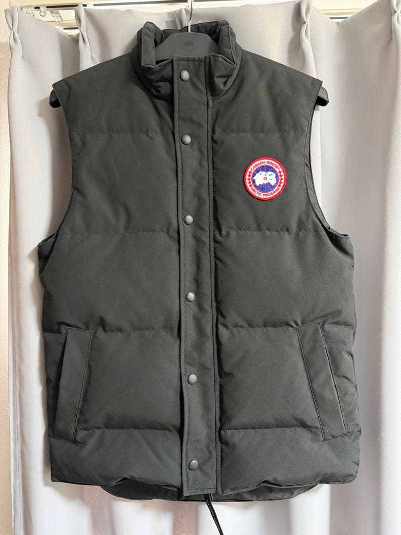 【20回程使用】カナダグース　ダウンベスト　メンズSサイズ　ブラック