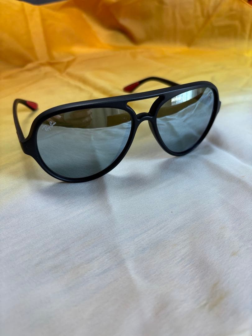 RAY-BAN SCUDERIA FERRARI レイバン サングラス 中古品