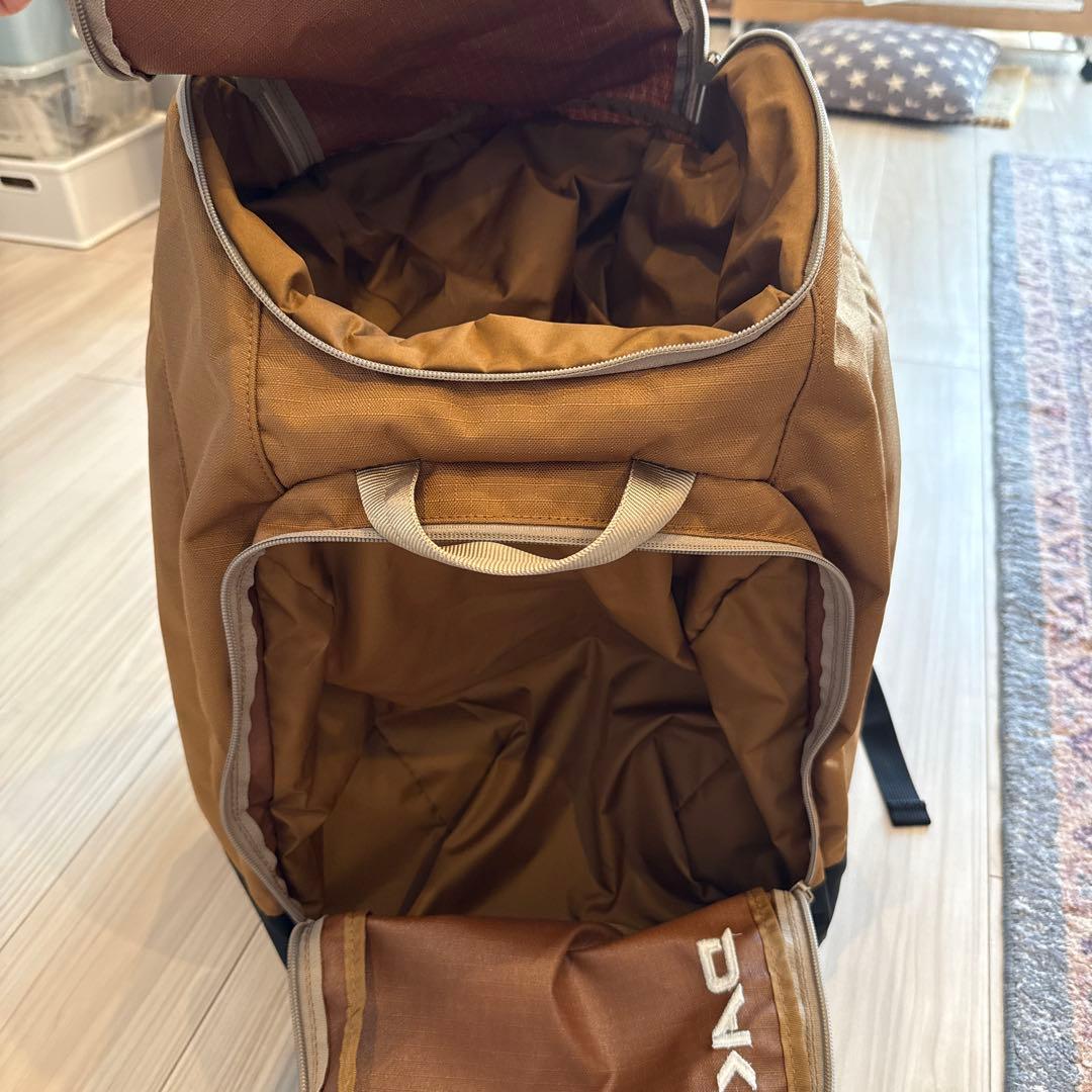 美品DAKINE ダカイン　50L スキー/スノボブーツケース