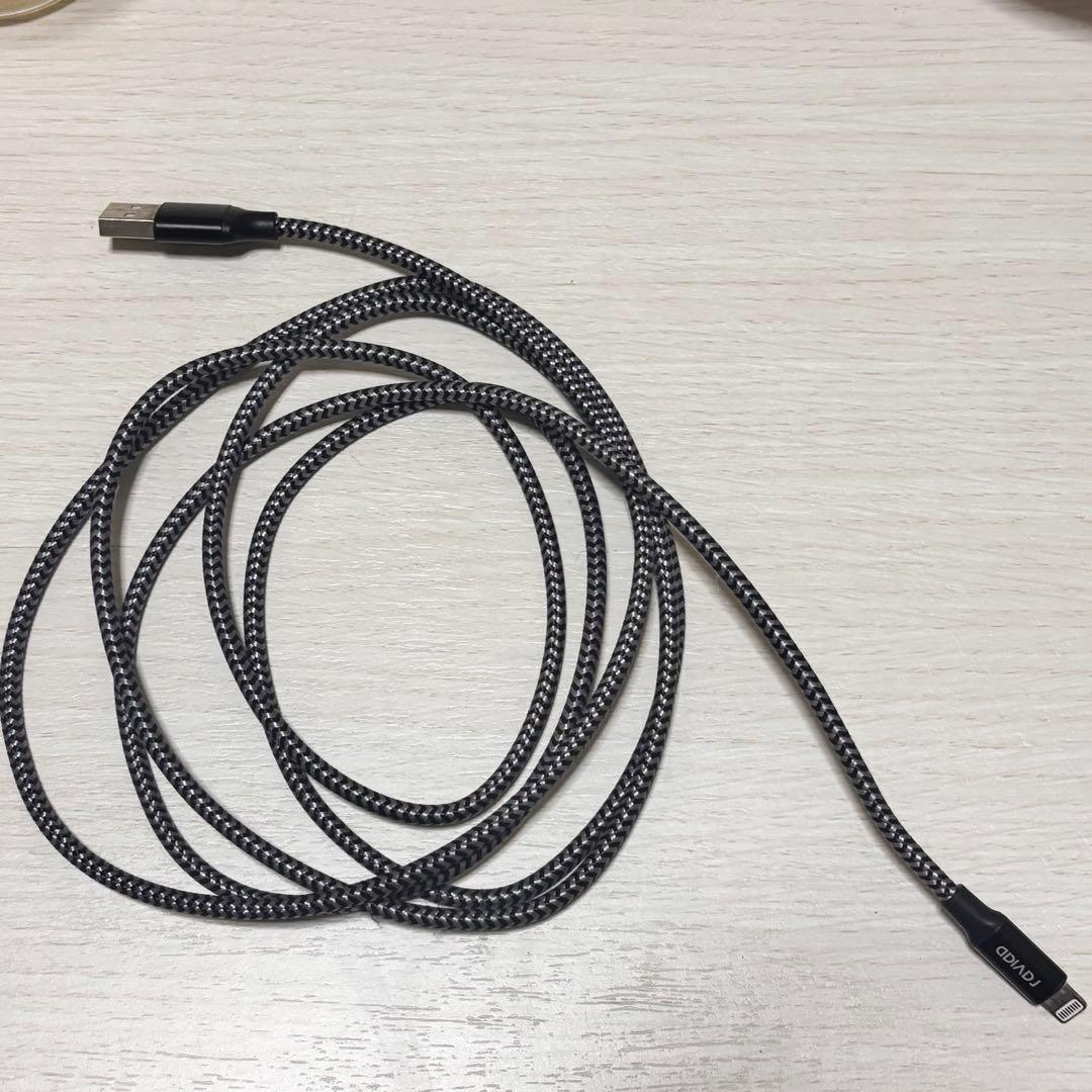 iPhone8 ブラック ライトニングケーブル付き