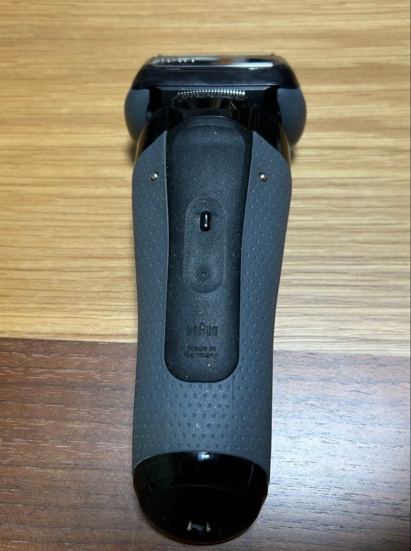 Braun シリーズ9 充電＆洗浄器、電源コード、旅行用ケース、取扱い説明書付き